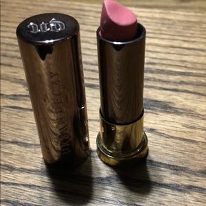 Urban Decay Lipstick in Criminal